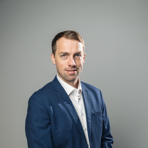 Dr. Lennart Pape